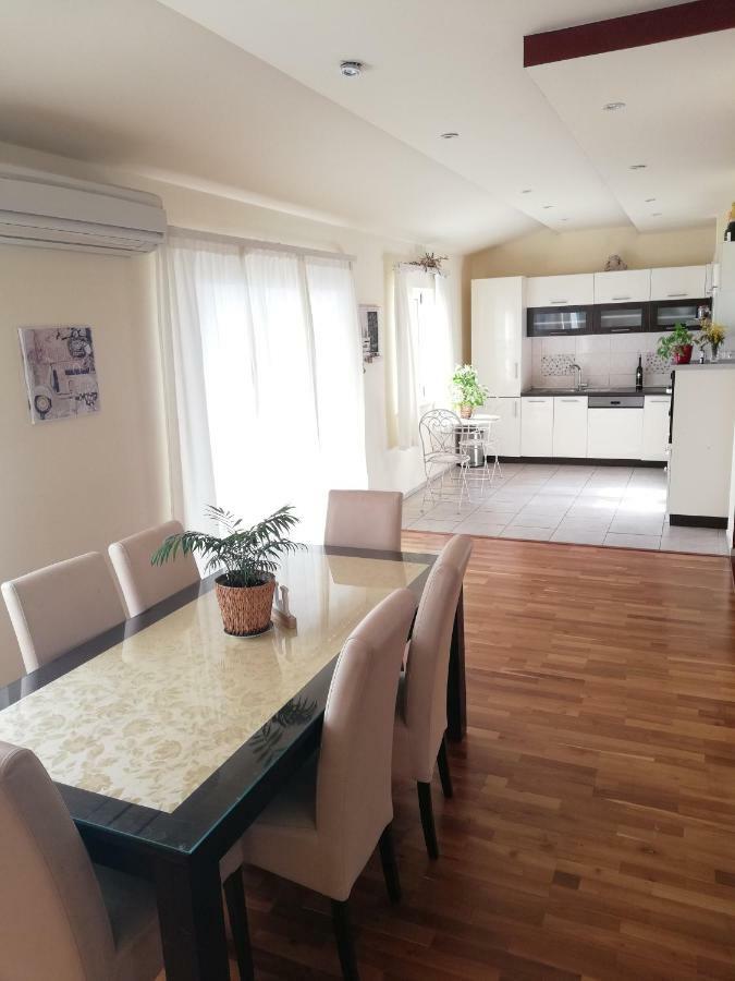Apartment Bluebay Dugi Rat Εξωτερικό φωτογραφία